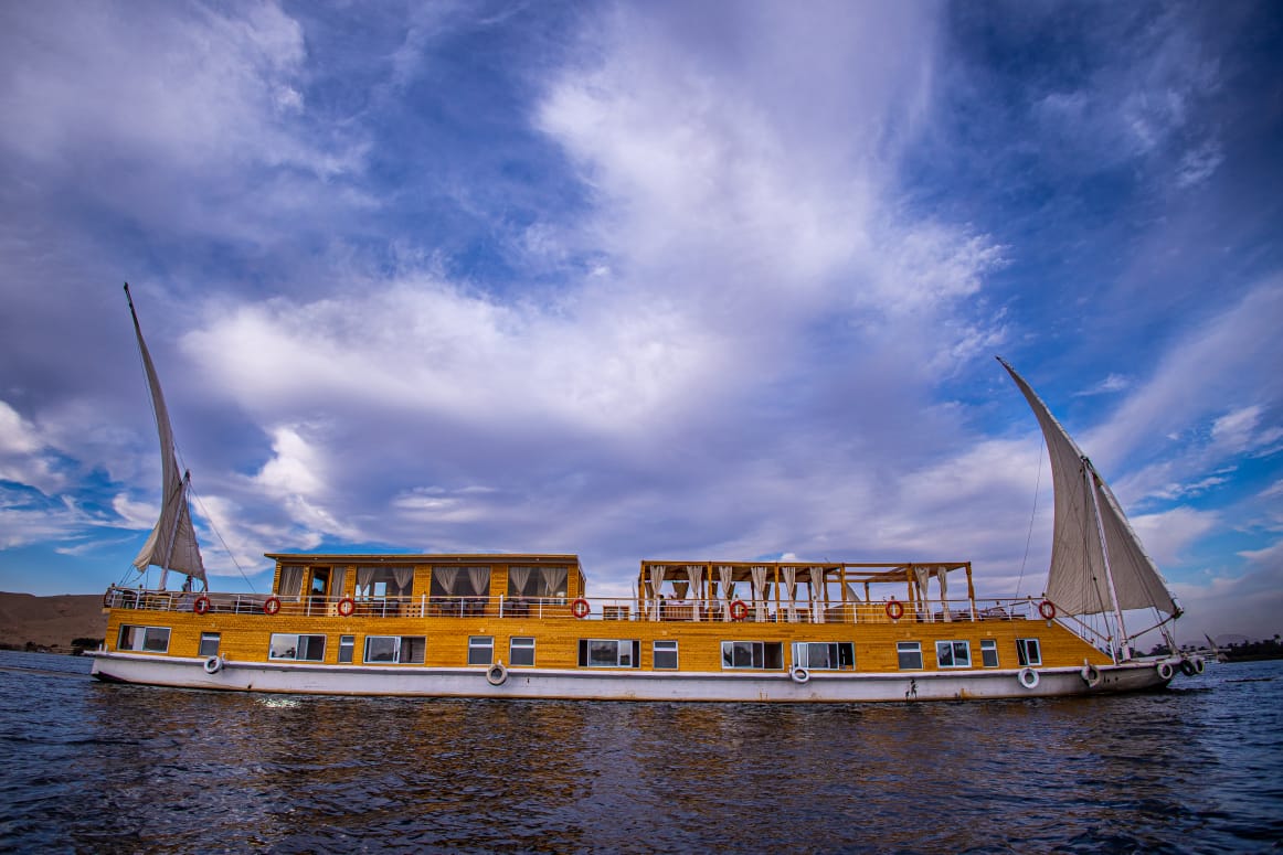 Akhnaton Dahabiya Nile Cruise | Luxury Slow Travel & Nile Swimming